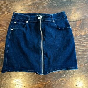Girls Size 14 Zip Up Denim Skirt with Pockets